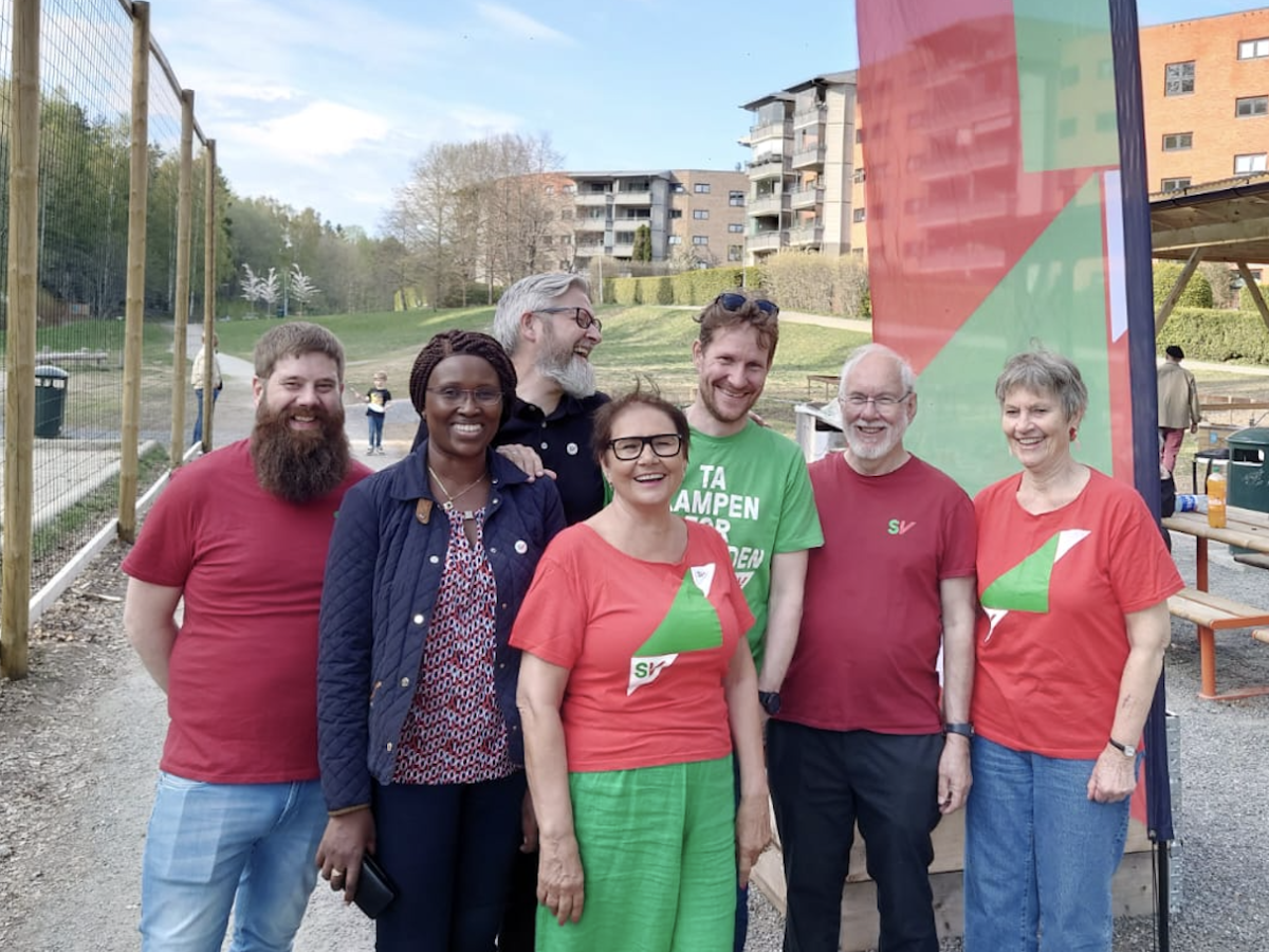 Audun, Lucy, Cato, Judith, Joachim, Finn-Egil og Mette smiler til kamera